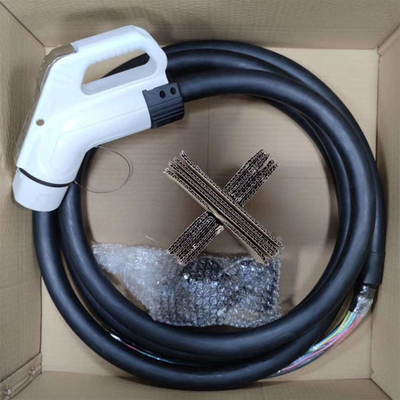 750V/1000V συνεχής τάση λειτουργίας Gbt Ev Plug Η έξυπνη επιλογή για την φόρτιση αυτοκινήτων