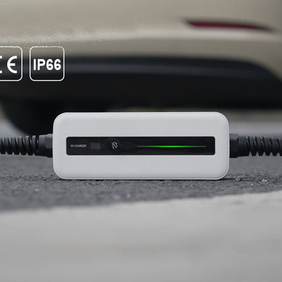 Λευκό φορητό EV φορτιστή Ευρώπης Standard Plug 16A 220V Ηλεκτρικό φορτιστή αυτοκινήτου ισχύς εξόδου 3,5KW